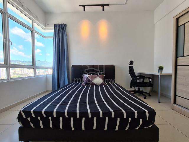 [FEMALE] Master Room @ Bayan Baru (Near One Precinct, FIZ etc)💗💗 1
