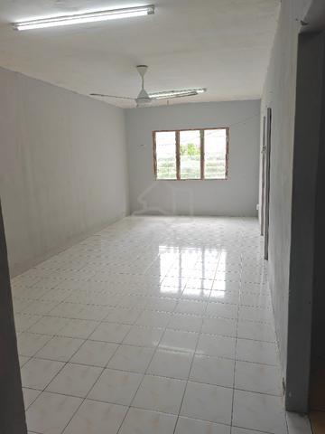 Teratai Apartment (Taman Bunga Raya) 1