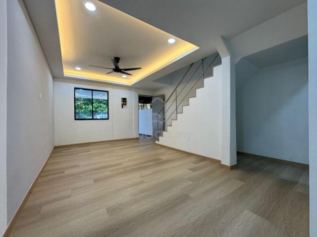 Double Storey Jalan Makmur Taman Makmur Kulai UNBLOCKED VIEW FULL RENO 4