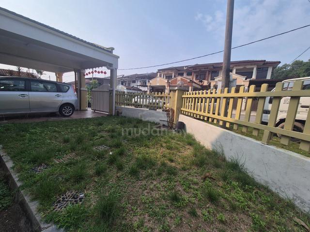 Freehold Corner lot double storey Terrace house at saujana indah 1