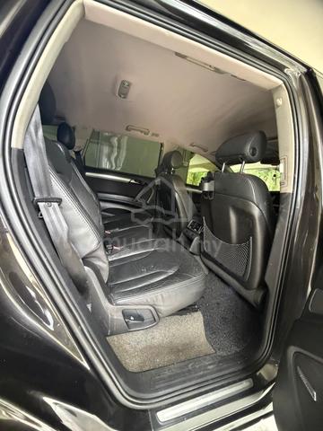 Audi Q7 Engine V8 , 2007 . Petrol 7 Seater - 5