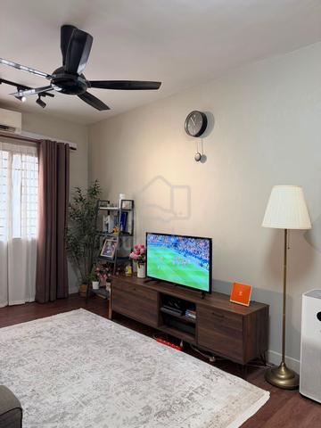De Bayu Apartment 1