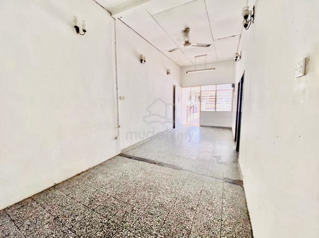 NO SPLIT LEVEL ! Lintang Fettes Park 1200sf 1STY Terrace WELL MAINTAIN 1