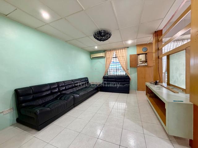 Taman Megah Jaya For Rent | Fully Furnished |3 Bedrooms 2 Bathrooms | 1