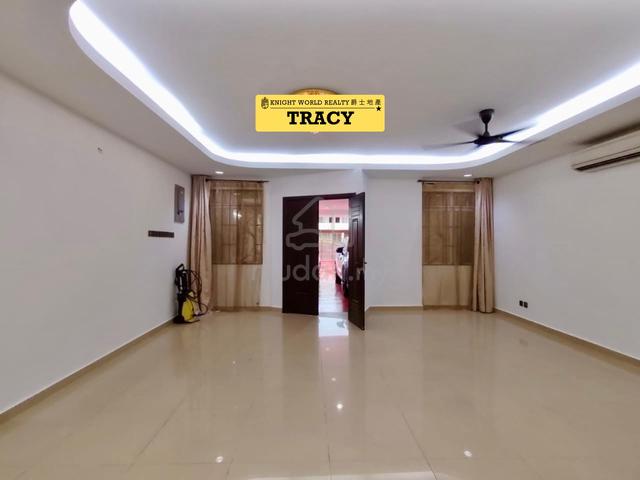 2 Storey Terraced House At Greenlane Lebuhraya Besi 1