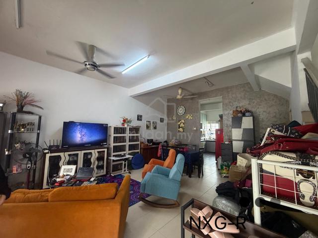 FACING PARKING !! 20x70 4R3B Bandar Putera Double Sty House Klang 1