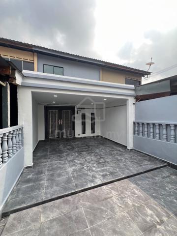 Fully Renovated Double Storey @ jalan Hang Tuah Taman Skudai Baru 1