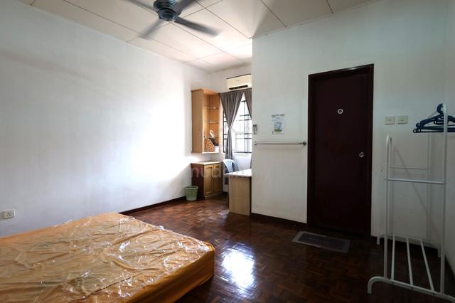 Room for Rent, MYDIN CENTRIO AEON IKON Seremban 2 1
