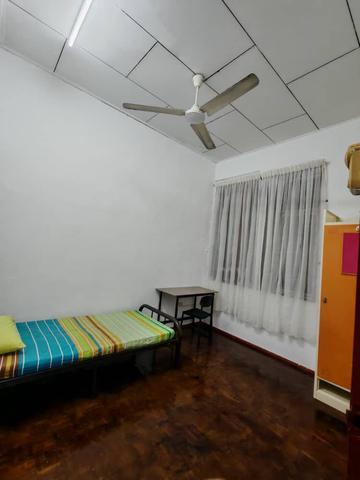 Bilik Sewa/Room Rent  (NEAR UTM) 1