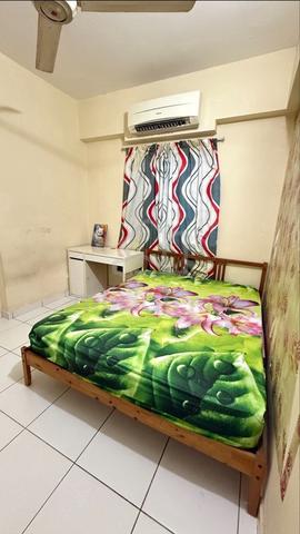 Room for rent lrt Pandan indah 1