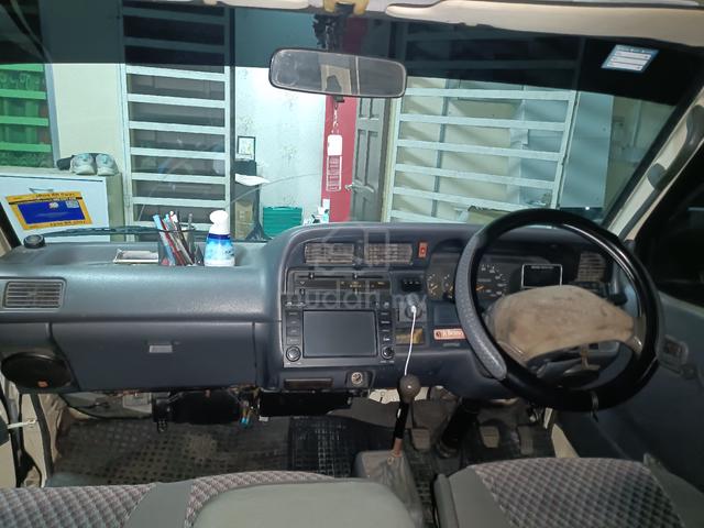1995 Toyota HIACE 2.0 LH112 (M) - 5