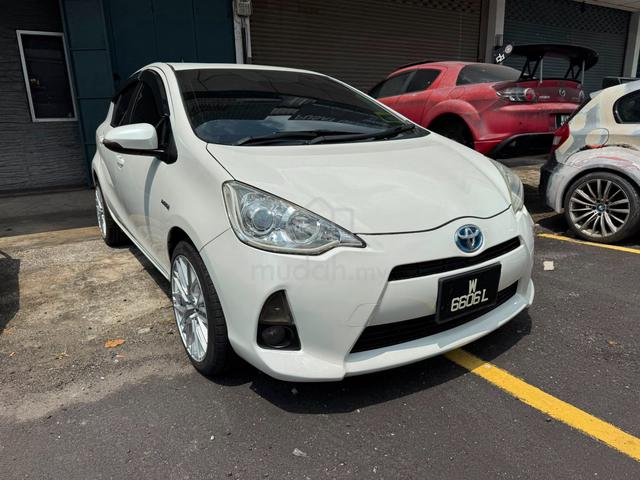 2013 Toyota PRIUS C 1.5 (HYBRID) NHP10R (A) - 1