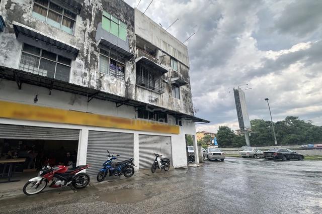 Ground Floor Shop End Lot Ampang FOR RENT Great Exposure 1