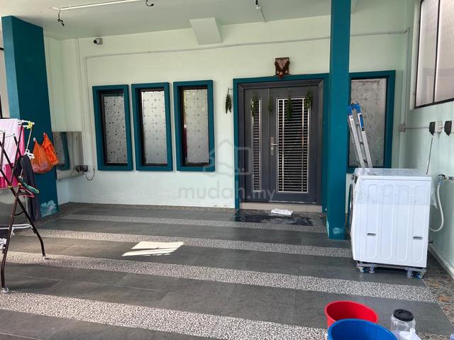 RENOVATED 2 Storey Intermediate house, Alam Impian 1