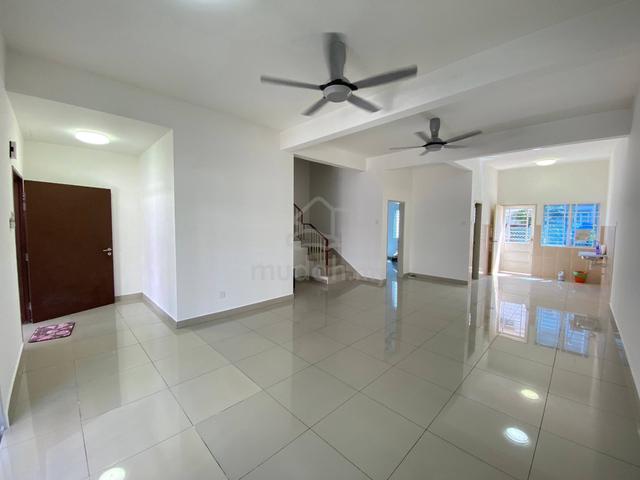 (SPACIOUS) 2 Storey Terrace Albury 2 Mahkota Hills, Lenggeng 1