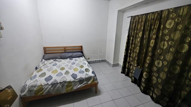 Bilik Master Lelaki untuk disewa 1