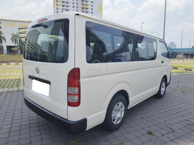 2014 Toyota Hiace 2.5 (M) window van 14seat - 3