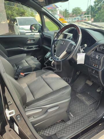 2019 Toyota VOXY 2.0 ZS KIRAMEKI II (A) - 5