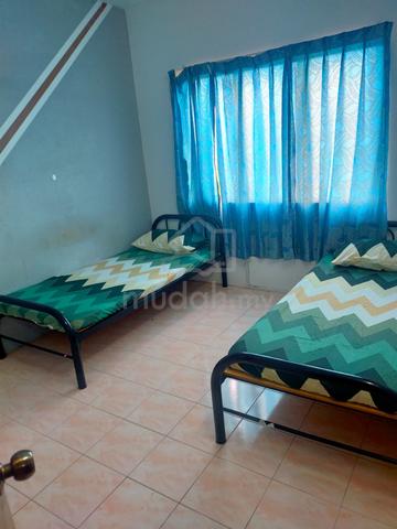 Sharing Room Male at Seri Kembangan UPM AEON GIANT Putrajaya Serdang 1