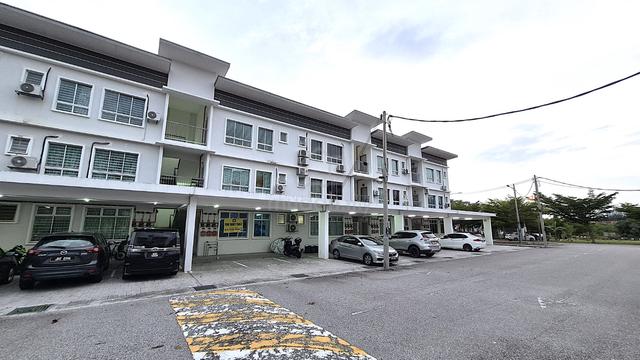 UKM Bangi Townhouse 📍Tmn Aman Permai Kajang. 2nd floor FullyFurnished 1