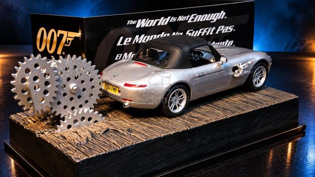 BMW Z8 • The World Is Not Enough (1999) James Bond - photo 3 of 4