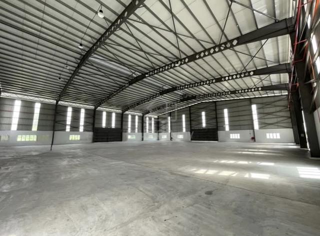 Subang Jaya Detached Factory Warehouse With Racking Corporate Outlook 1