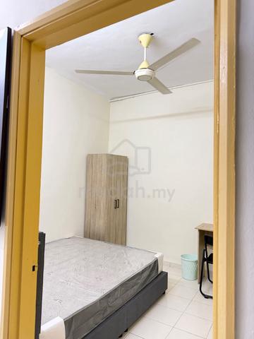 Middle room bandar sunway lagoon perdana apartment 1