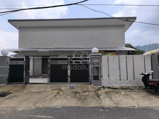 Ampang Bilik Sewa / Room For Rent (Can walk to 99Speedmart, Bas Stop) 1