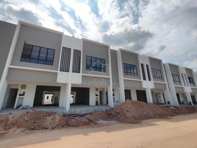New Double Storey Shop Promotion 22x70 at Botani 3