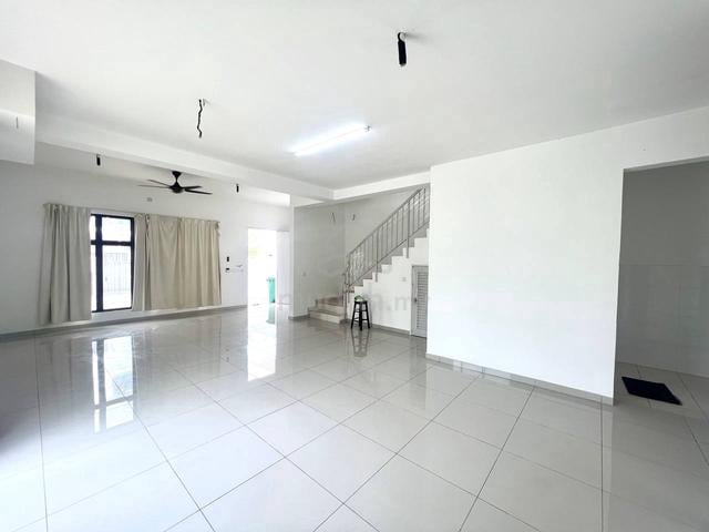 Endlot with 15ft Land 37x75 Double Storey House Sale Semenyih Ecohill 1