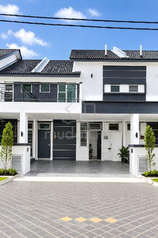 Master Bedroom for Rent @ Cybersouth Dengkil |Female Preferred 1