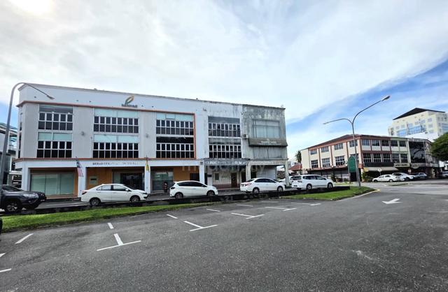 3-Storey Commercial Shoplot | Jalan Green, Kuching 1