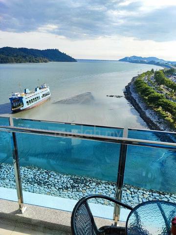 Queens Residences Q1 @ Queens Waterfront 1