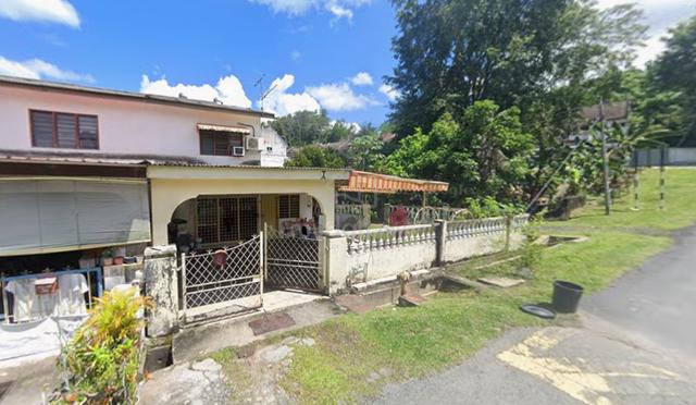 Taman Bukit Bentong Sungai Marong Bentong Pahang (2stys corner lot) 1
