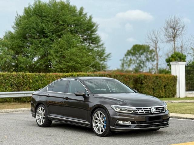 -2018- Volkswagen PASSAT 2.0 TSI HIGHLINE STAGE 1 - 1