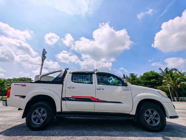 2015 Toyota HILUX 2.5 G VNT DOUBLE CAB (A) - 3