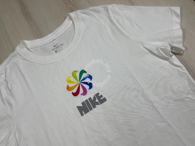 nike pinwheel tee