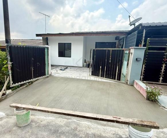 Ulu Tiram Taman Zamrud Single Storey Low Cost House Freehold 1