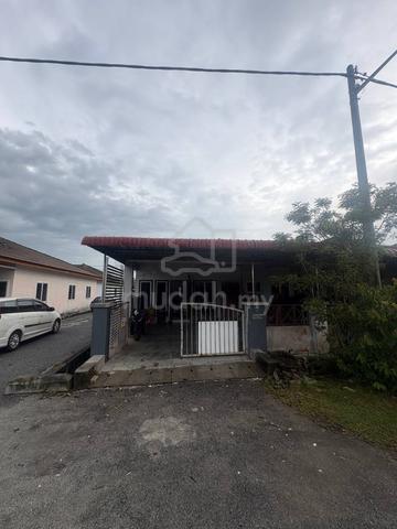 End Lot Bandar Universiti Seri Iskandar 1