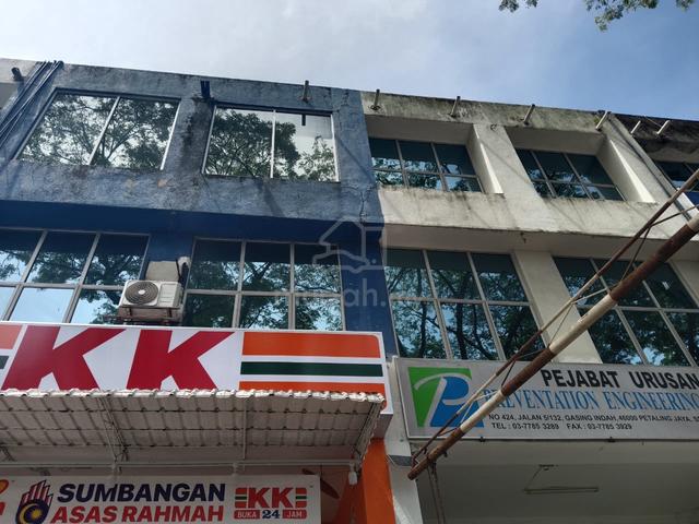 Reasonable Three Storey Shoplot Gasing Indah For Sale 1