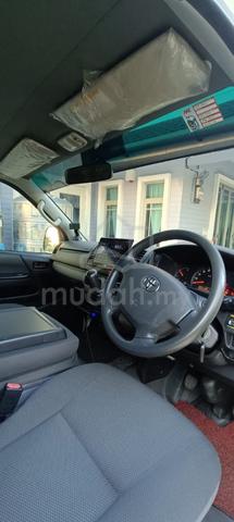 2020 Toyota HIACE 2.5 KDH200R ENHANCED (M) - 5