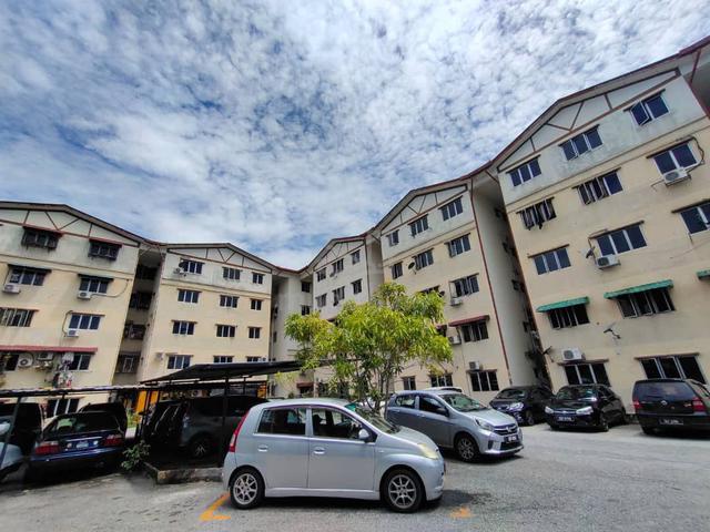 Pangsapuri Seri Mewah (Block A) 1