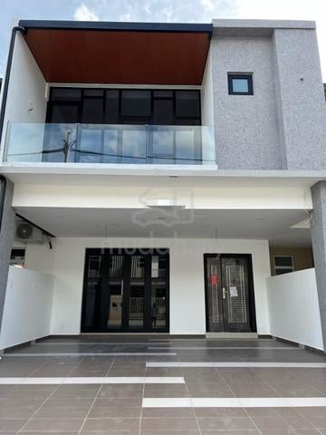 Kulai Bandar Putra Jalan Camar Double Storey Terrace House 1
