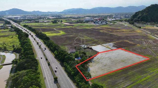 TANAH SEBELAH HIGHWAY PERLIS‼️1 GERAN AKSES JALAN‼️68,329sqft 2 RELONG 1