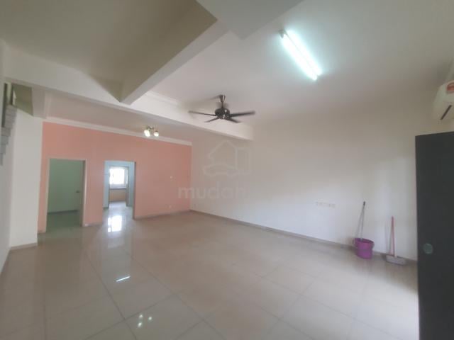 Below Value RM80K Kitchen Balcony Renovate 24hr Guard Muzaffar Heights 1