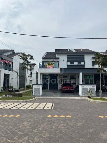 Partial Kita Bayu Townhouse casa green bluebell Rent at Cybersouth 1