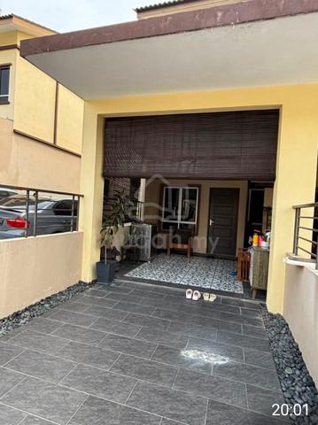 For Rent End lot 1,000sq ft Ground Floor, Town House Taman Salak Mulia 1