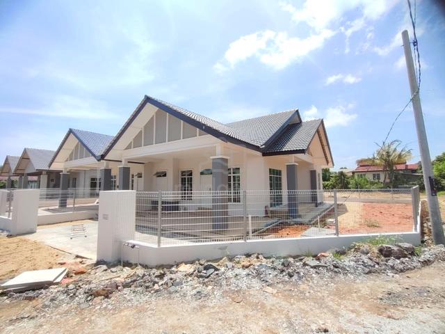Semi D CORNER 4 Bilik Design English Kg BUKIT BAYAS Dekat Bandar KT 1