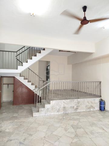 2 Storey FREEHOLD Seri Kembangan Taman Universiti Indah House FOR SALE 1