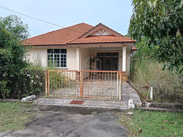 Rumah Bungalo Gong Badak (Lelong) 1